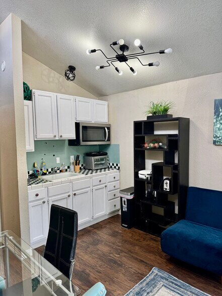 Building Photo - 6918 Coley Ave