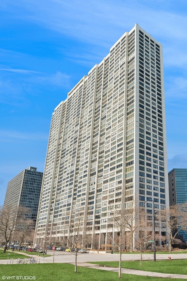 Building Photo - 2800 N Lake Shore Dr