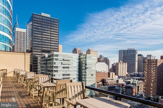 Building Photo - 2121 41 Market Street Unit 703