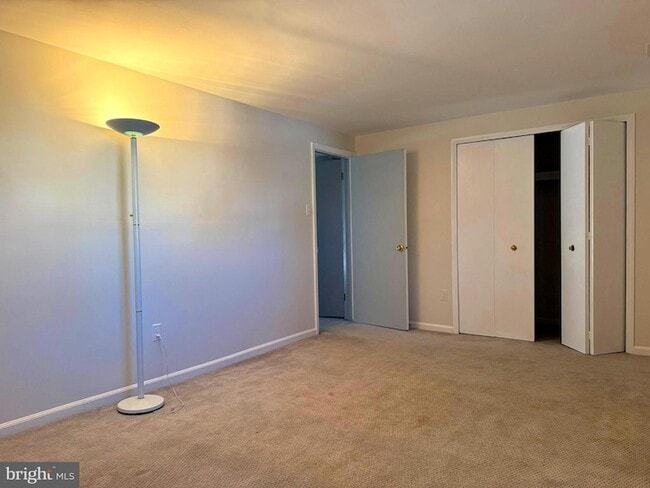 Building Photo - 1 Crotona Ct