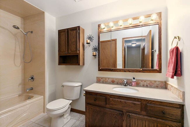 Building Photo - 764 Covington Cir