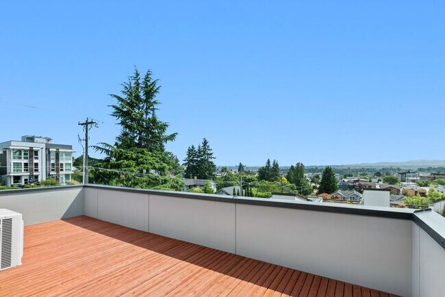 Building Photo - Trendy West Seattle Townhome w/Air Conditi...