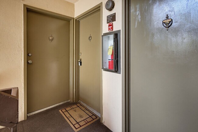 Building Photo - 5911 Tamar Dr