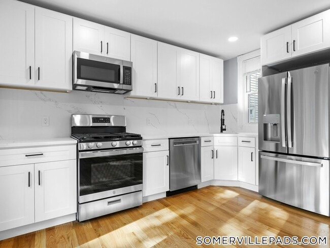 Building Photo - 39 Hancock St