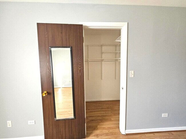 Building Photo - 1018 Castilian Ct