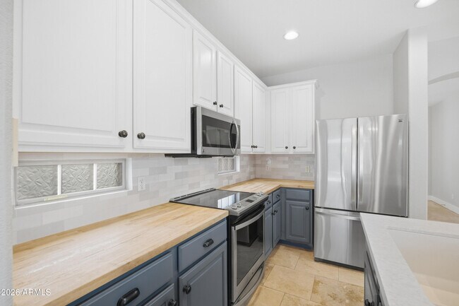 Building Photo - 4248 S Mariposa Dr