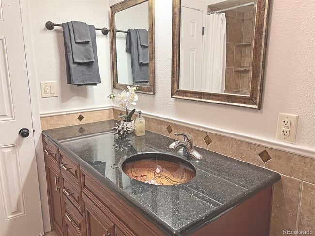 Building Photo - 4-Bedroom home in Ridgewood