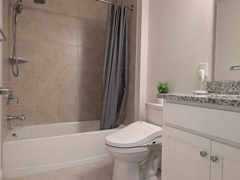 Building Photo - 35 Dahlia Dr