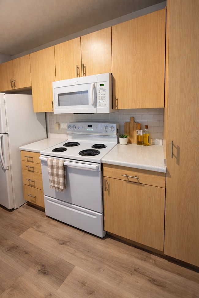 Building Photo - No deposit option for qualified renters