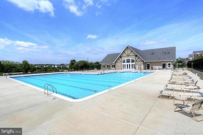 Building Photo - 5028 Small Gains Wy