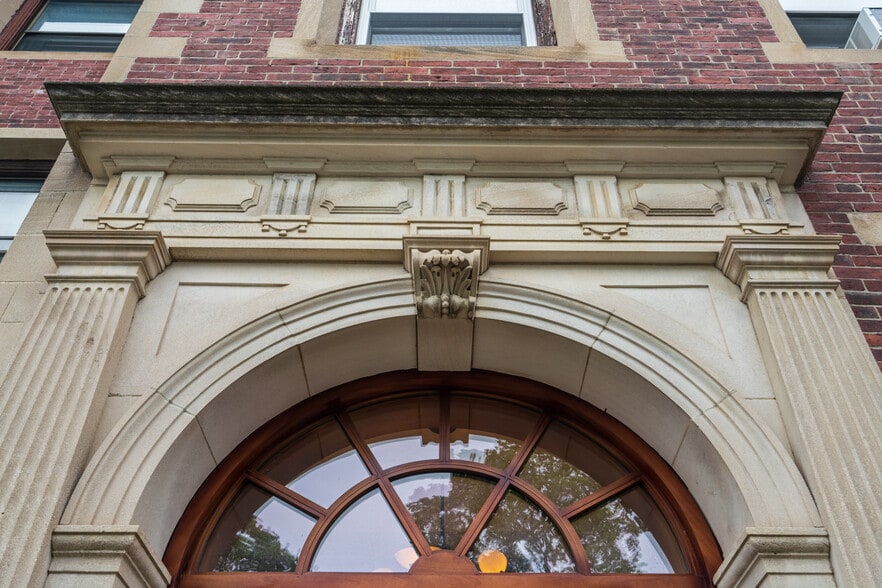 Building Photo - 457 Centre Street