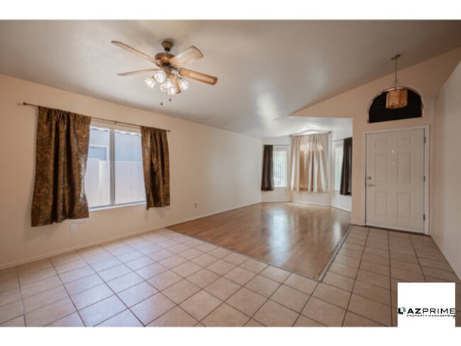 Building Photo - Beautiful 3/2 Gilbert House with Vaulted C...