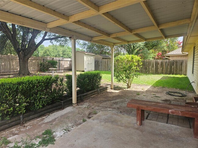 Building Photo - 11008 Claywood Dr