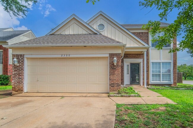 Primary Photo - Spacious 4-Bedroom Home Across from the Pa...