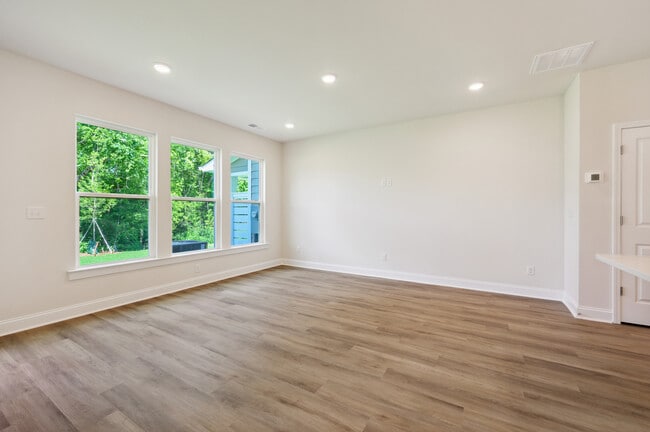 Building Photo - 109 Alluvium Ln