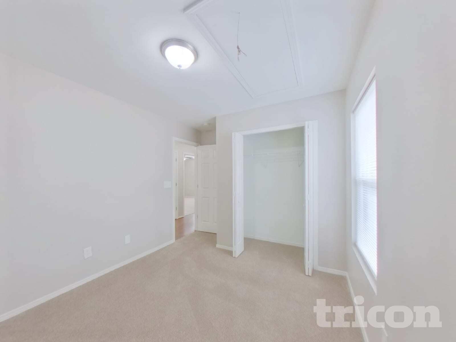 Building Photo - 2226 Buckleigh Dr
