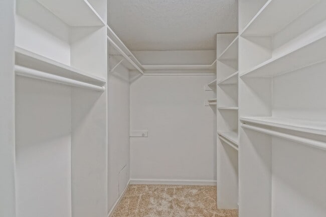 Building Photo - Newly Remodeled, Bright & Airy End Unit Condo in the beautiful "Villa Florenza" Complex in the he...