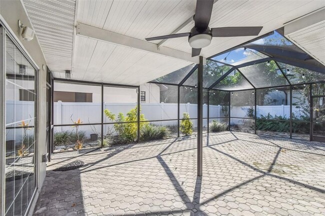 Building Photo - 2 S Treasure Dr