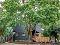 Building Photo - 1404 SE Franklin St