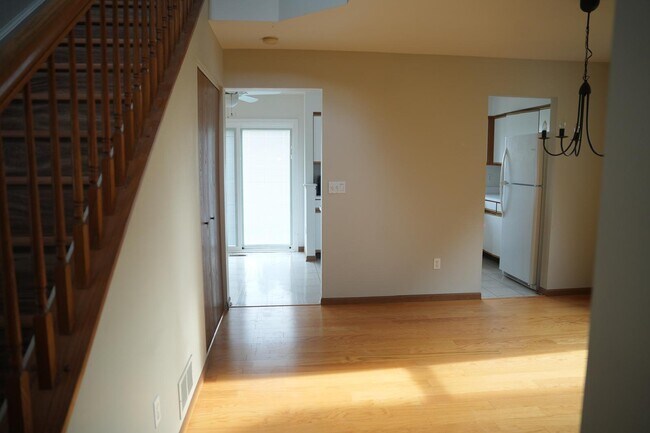 Building Photo - 22115 Pasadena Ln
