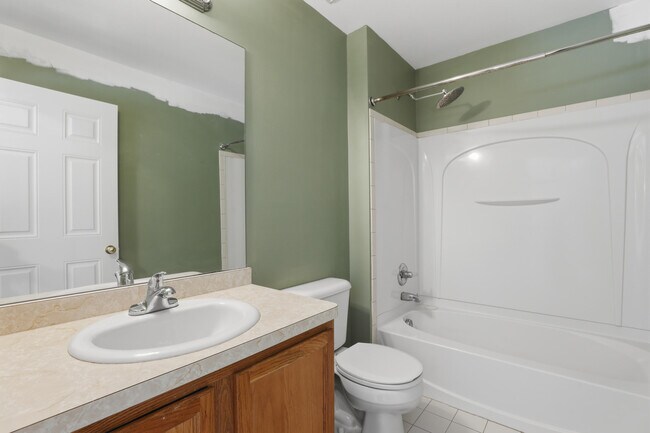 Building Photo - 35900 Abbey Dr