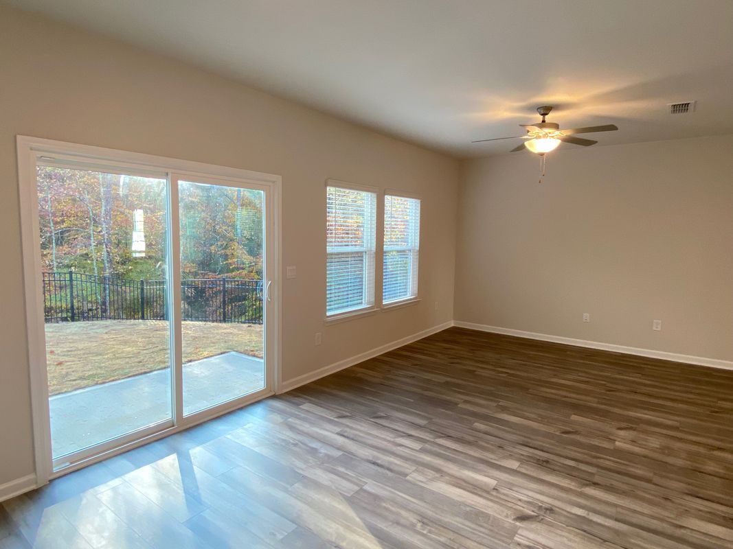 Building Photo - 151 Cedar Ln