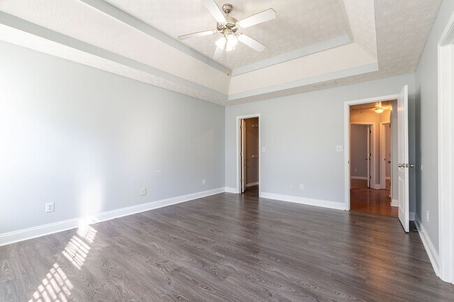 Building Photo - Spacious 5 Bedroom, 3 Bathroom Home in Cov...