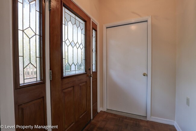 Building Photo - Spanish Fort Duplex Side B 2/1 with Bonus Room