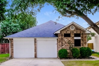 Building Photo - 1307 Jasmine Dr