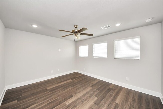 Building Photo - 10530 Moon Vly Ln
