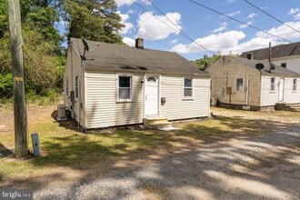 Building Photo - 115 Davis Ln