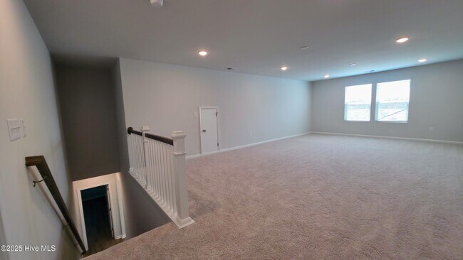 Building Photo - 344 Eagle Claw Dr