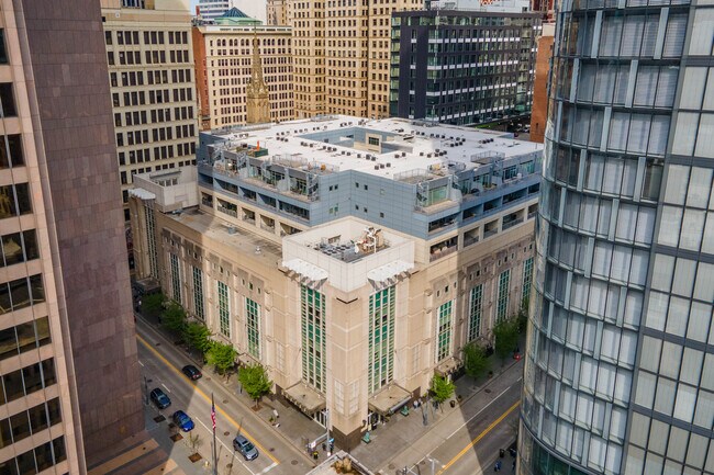 Building Photo - 301 Fifth Ave