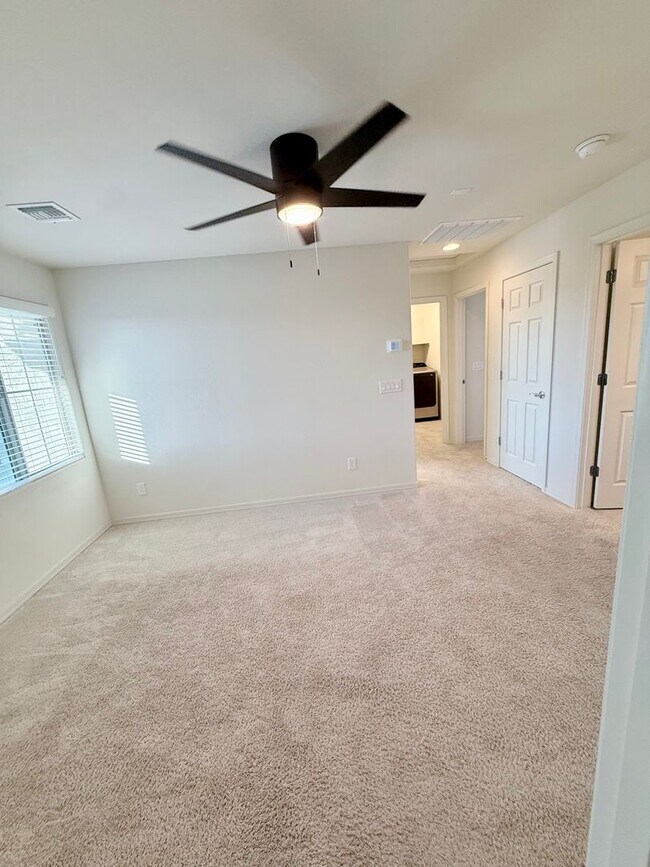 Building Photo - BEAUTIFUL Home in San Tan Valley with Mountain View’s! A Must See!