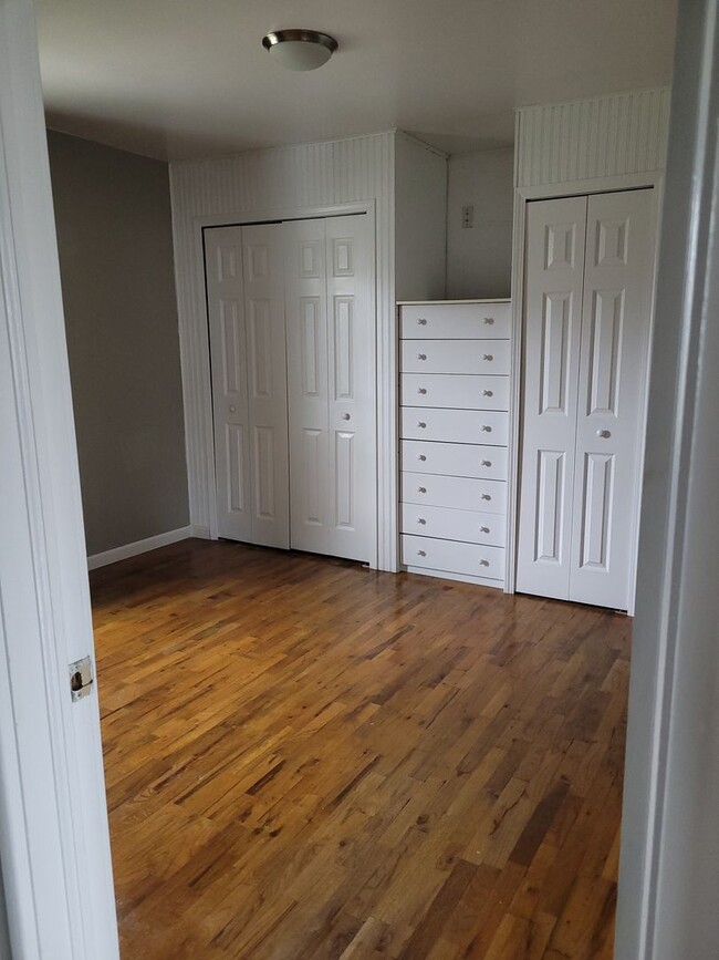 Building Photo - Adorable 3 bedroom 1.5 bathroom house for ...