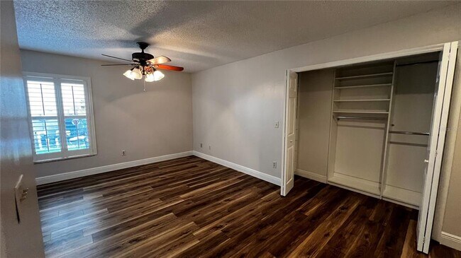 Building Photo - 8625 Vista Shores Ct
