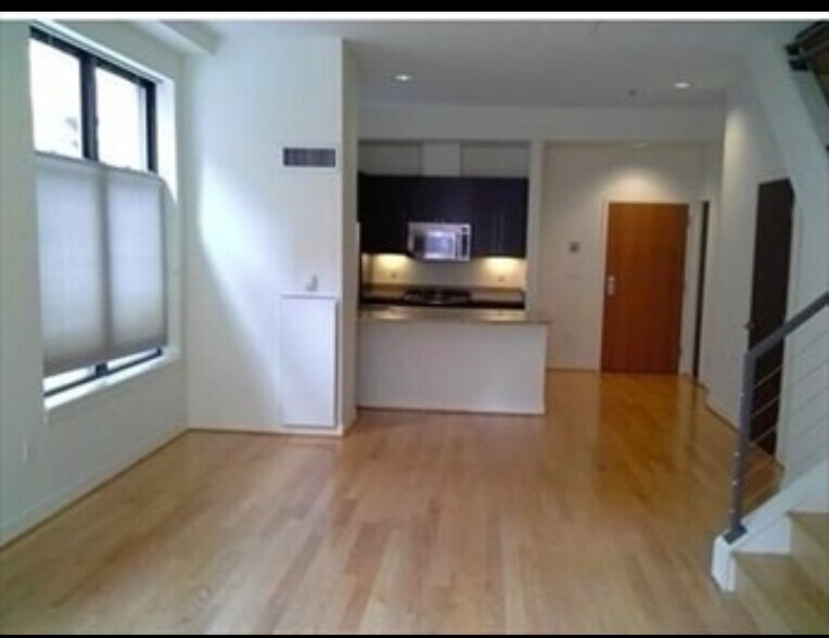 Building Photo - 700 Harrison Ave