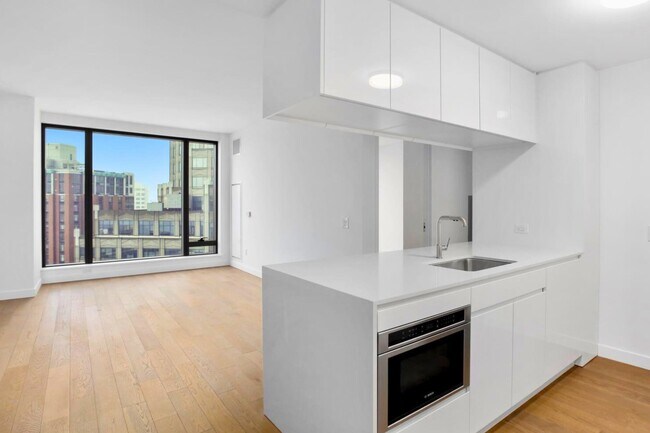 Primary Photo - 99 Hudson St