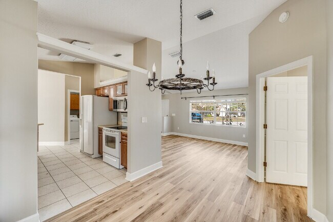 Building Photo - Desirable Parkway Meadows!