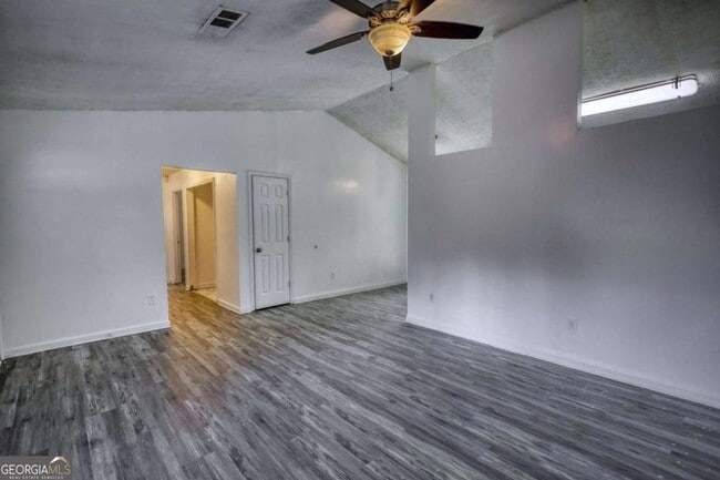 Building Photo - 2119 Briar Glen Ln SW