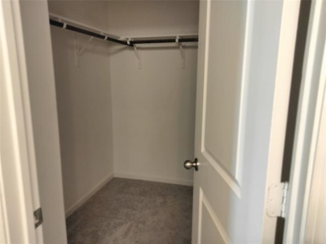 Building Photo - 400 Vly Vw Dr