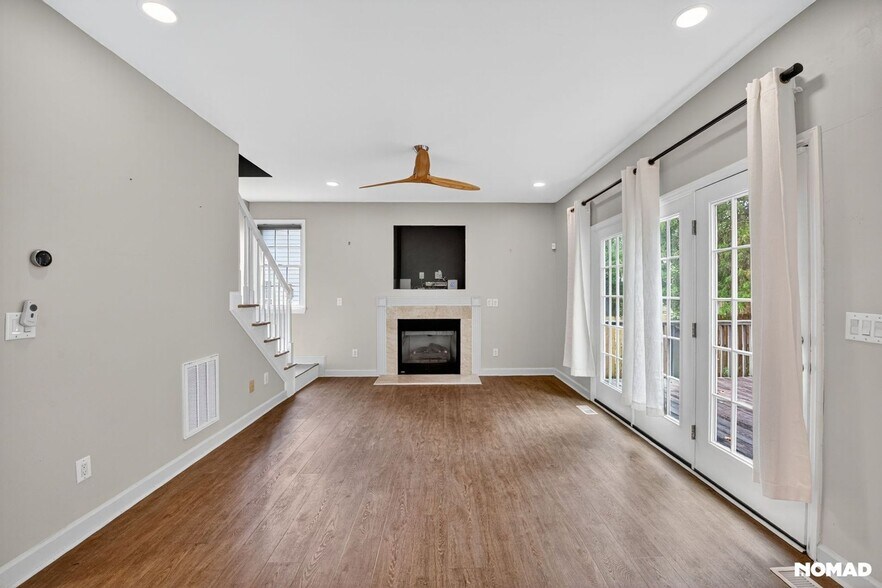 Building Photo - 8006 Crenshaw Ln