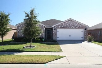 Building Photo - 1325 Englemann Dr