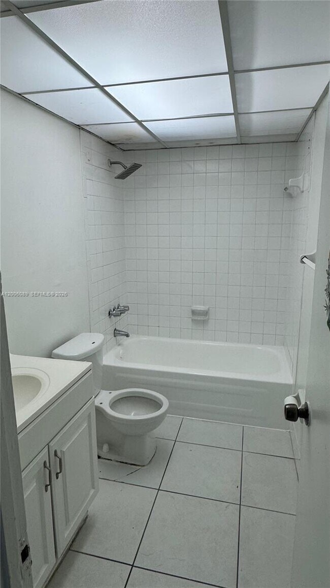 Building Photo - 10090 NW 80th Ct