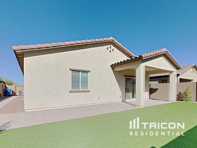 Building Photo - 21407 W Alvarado
