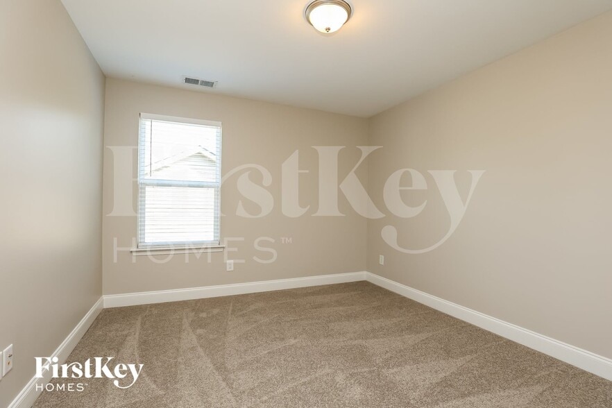 Building Photo - 286 Telavera Dr