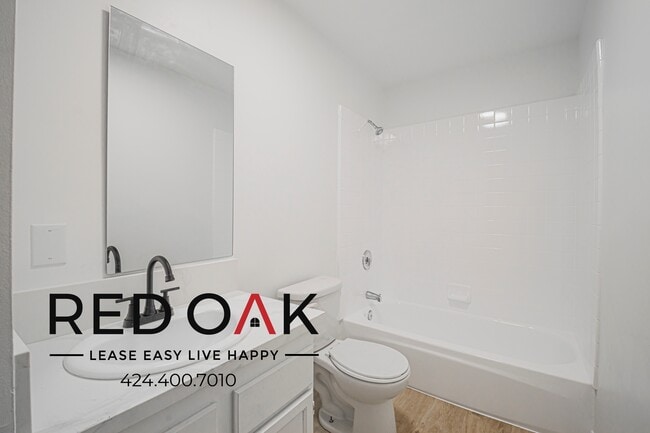 Building Photo - 4651 Cahuenga Blvd