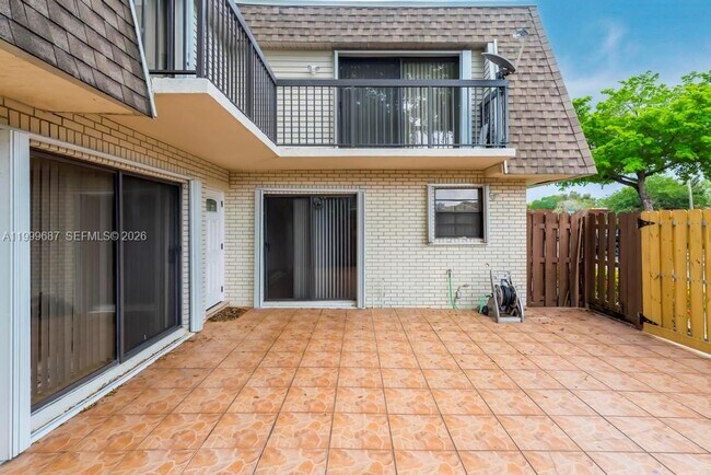 Building Photo - 8107 SW 23rd Ct