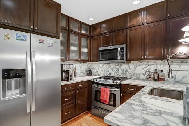 Building Photo - 1323 Clifton St NW