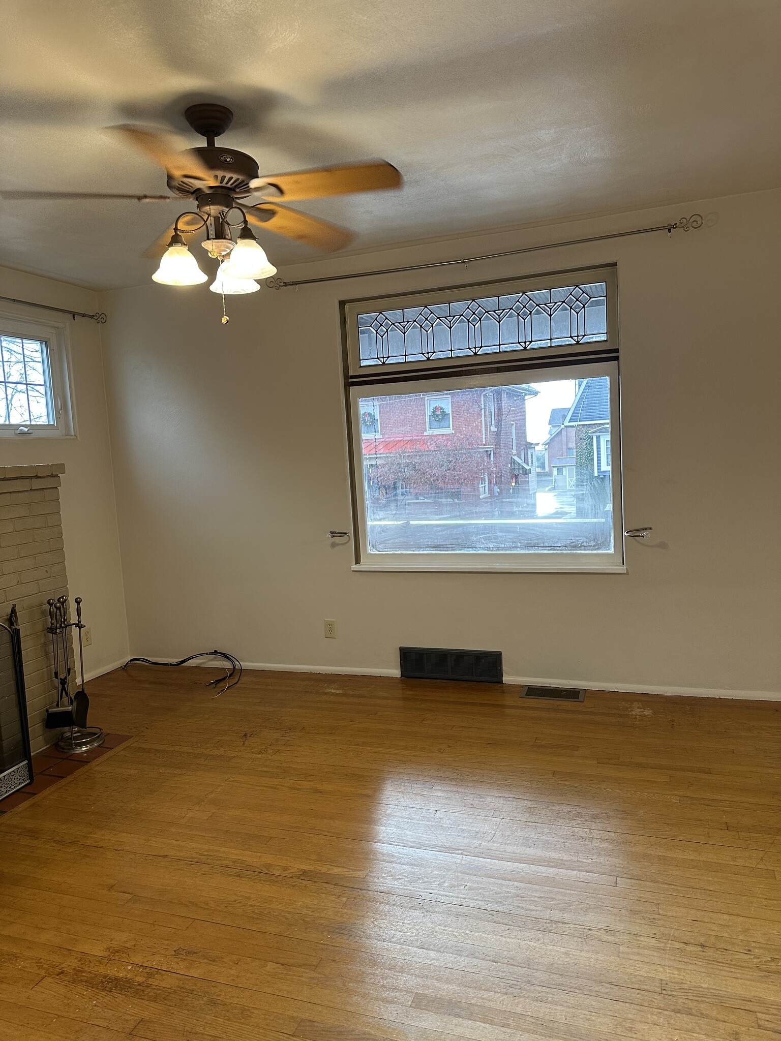 Building Photo - 1006 Garfield St